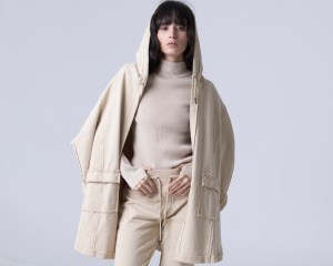 Cape & Turtleneck Set | Beige